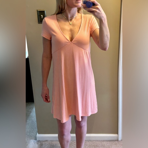 Forever 21 Coral V-Neck Dress - Picture 3 of 9